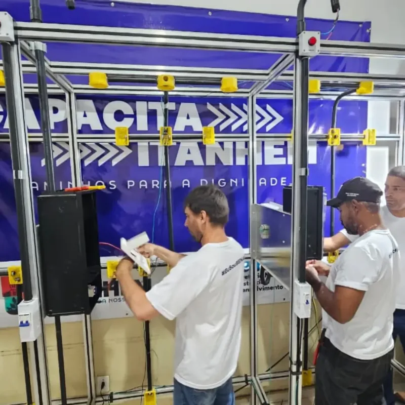 Prefeito Bemtivi visita turmas do Programa Capacita Itanhém e reforça compromisso com a qualificação profissional