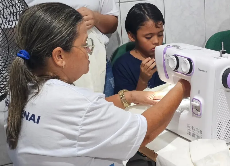 Prefeito Bemtivi visita turmas do Programa Capacita Itanhém e reforça compromisso com a qualificação profissional
