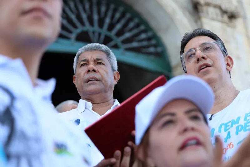 Governador Jerônimo Rodrigues celebra a fé e tradição baiana na chegada à Basílica do Senhor do Bonfim