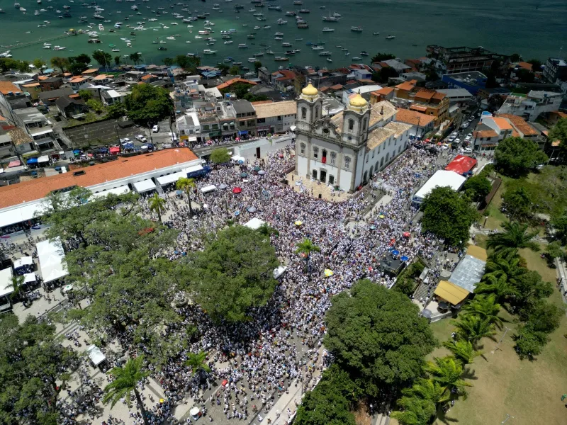 Governador Jerônimo Rodrigues celebra a fé e tradição baiana na chegada à Basílica do Senhor do Bonfim
