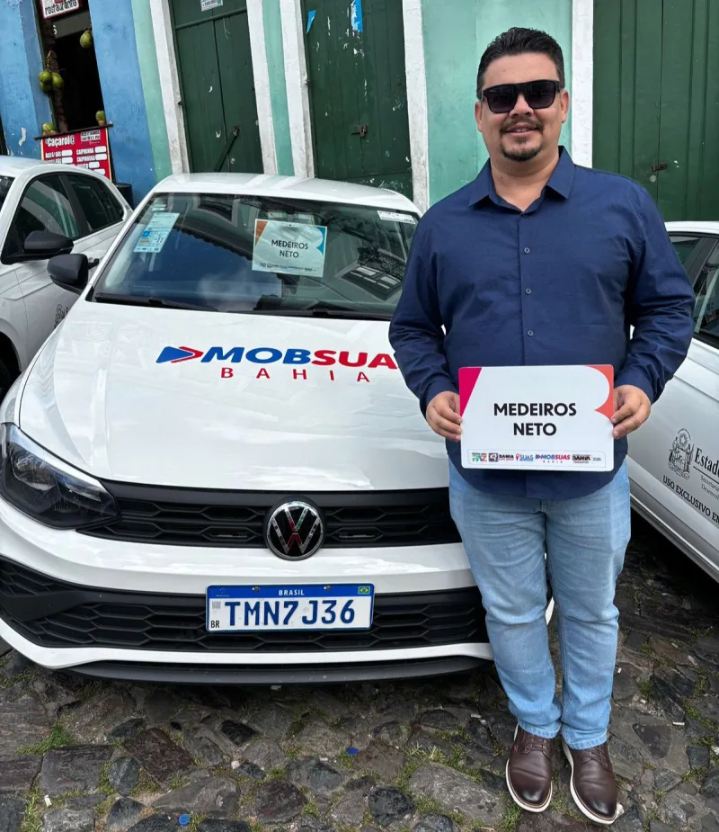 Medeiros Neto: Prefeitura recebe veículo do Governo do Estado através do Programa em MOBSUAS 
