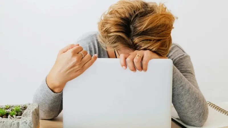 Menopausa: quando hormônios afetam o desempenho no trabalho  