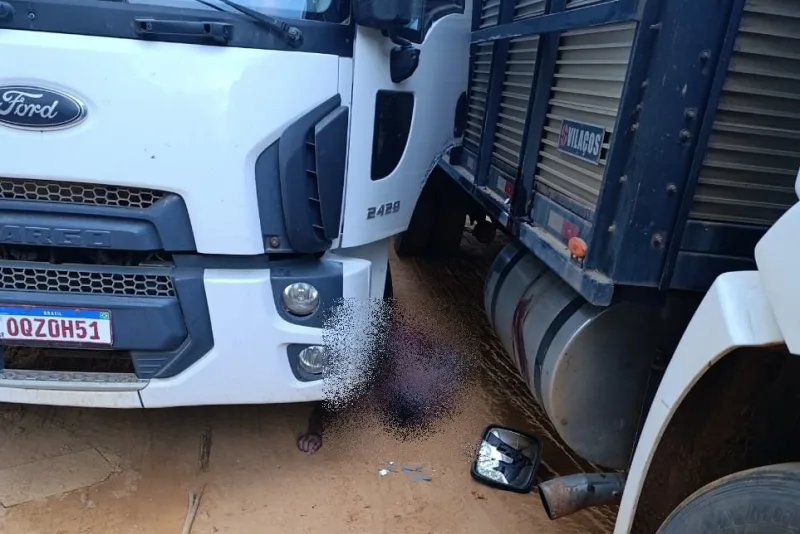 Motorista de caminhão boiadeiro morre após ser prensado entre veículos no desvio da Veracel