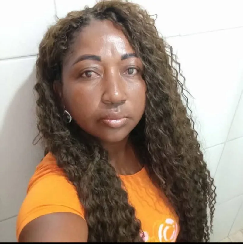 Mulher surda de 43 anos é encontrada morta em casa; caso é investigado como feminicídio