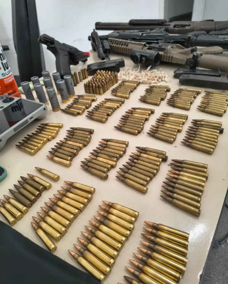 PM realiza apreensão de armas de guerra na zona rural de Itabuna PM realiza apreensão de armas de guerra na zona rural de Itabuna