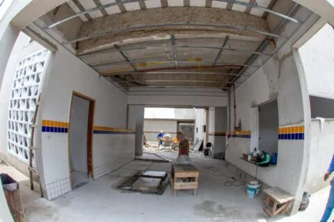 Prefeitura de Teixeira de Freitas avança com obras da nova Escola Municipal Recreio no bairro Bela Vista