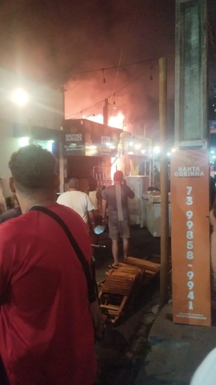 “Sozinho é difícil. Juntos é possível.” Alcobaça se une apoio a empresário que teve pizzaria destruido pelo fogo “Sozinho é difícil. Juntos é possível.” Alcobaça se une apoio a empresário que teve pizzaria destruido pelo fogo