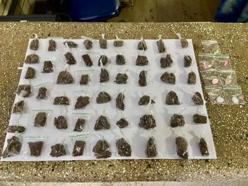 Polícia Militar apreende maconha e LSD em Teixeira de Freitas Polícia Militar apreende maconha e LSD em Teixeira de Freitas