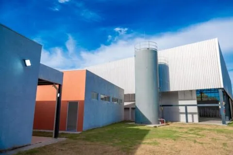 Com investimentos históricos na educação, gestão Marcelo Belitardo inaugura nova escola em Teixeira de Freitas