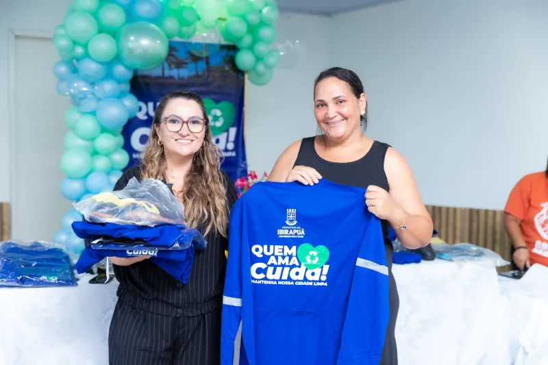 Prefeitura de Ibirapuã realiza entrega de EPIs à equipe de limpeza pública Prefeitura de Ibirapuã realiza entrega de EPIs à equipe de limpeza pública