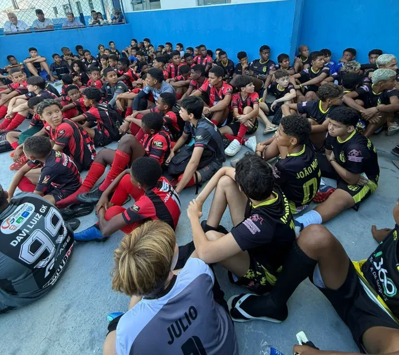 Prado recebe agenciador FIFA para avaliação de mais de 100 jovens talentos Prado recebe agenciador FIFA para avaliação de mais de 100 jovens talentos