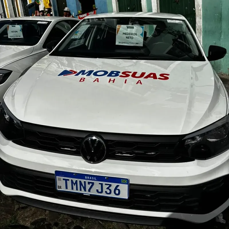 Medeiros Neto: Prefeitura recebe veículo do Governo do Estado através do Programa em MOBSUAS