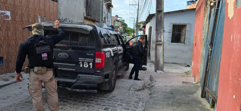 Operação Labirinto cumpre mandados e prende suspeito por tráfico em Porto Seguro Operação Labirinto cumpre mandados e prende suspeito por tráfico em Porto Seguro