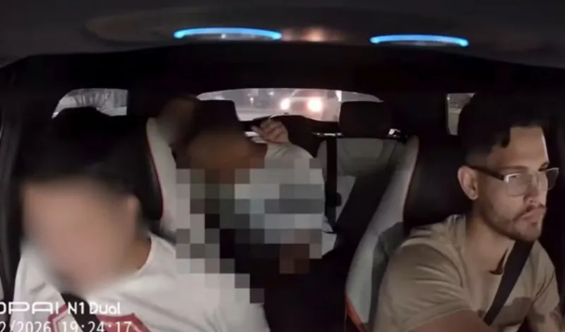 Motorista de aplicativo é agredido após expulsar casal que praticava ato sexual dentro do carro em Salvador Motorista de aplicativo é agredido após expulsar casal que praticava ato sexual dentro do carro em Salvador