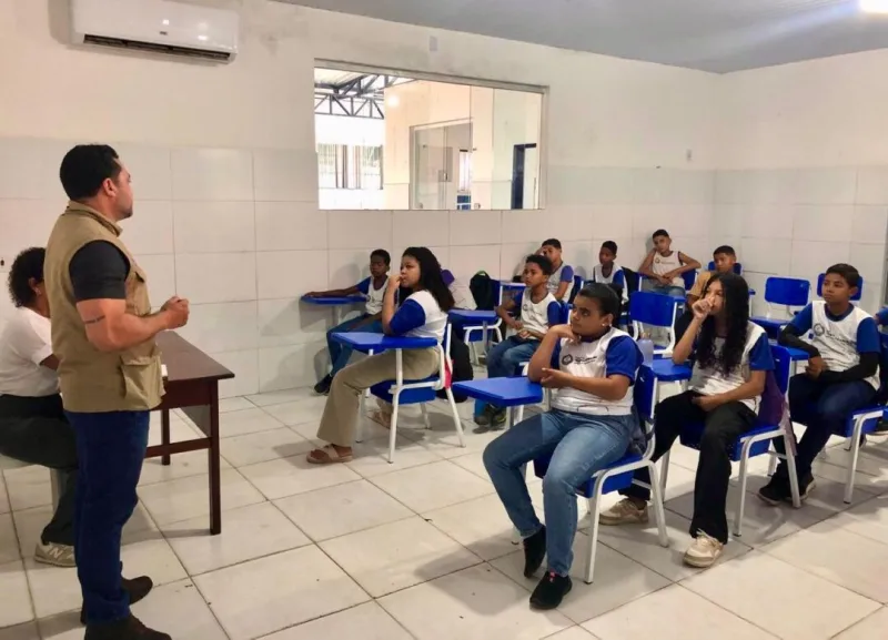 Escola Gilberto Cardoso recebe atividade educativa do NAPE sobre cidadania, em Teixeira de Freitas