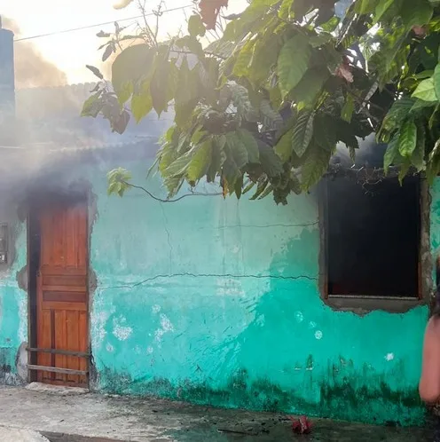 Mulher é presa após ameaçar conselheira tutelar e incendiar casa da filha em Belmonte