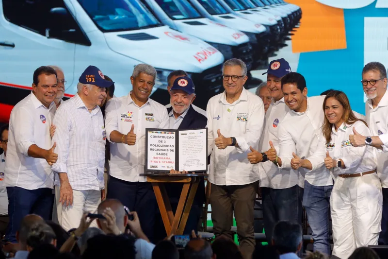 Bahia recebe mais de R$ 300 milhões em investimentos do PAC Saúde com entrega de veículos e equipamentos