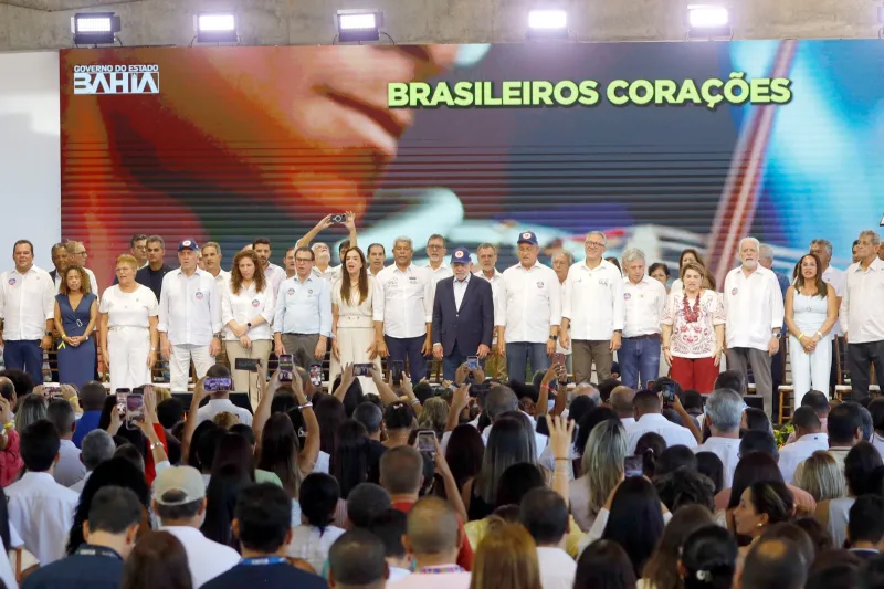 Bahia recebe mais de R$ 300 milhões em investimentos do PAC Saúde com entrega de veículos e equipamentos