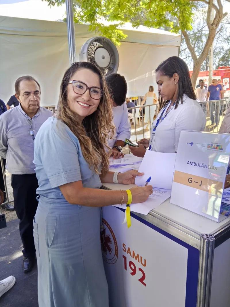Ibirapuã avança na saúde com entrega de ambulância do SAMU e kit de Telessaúde