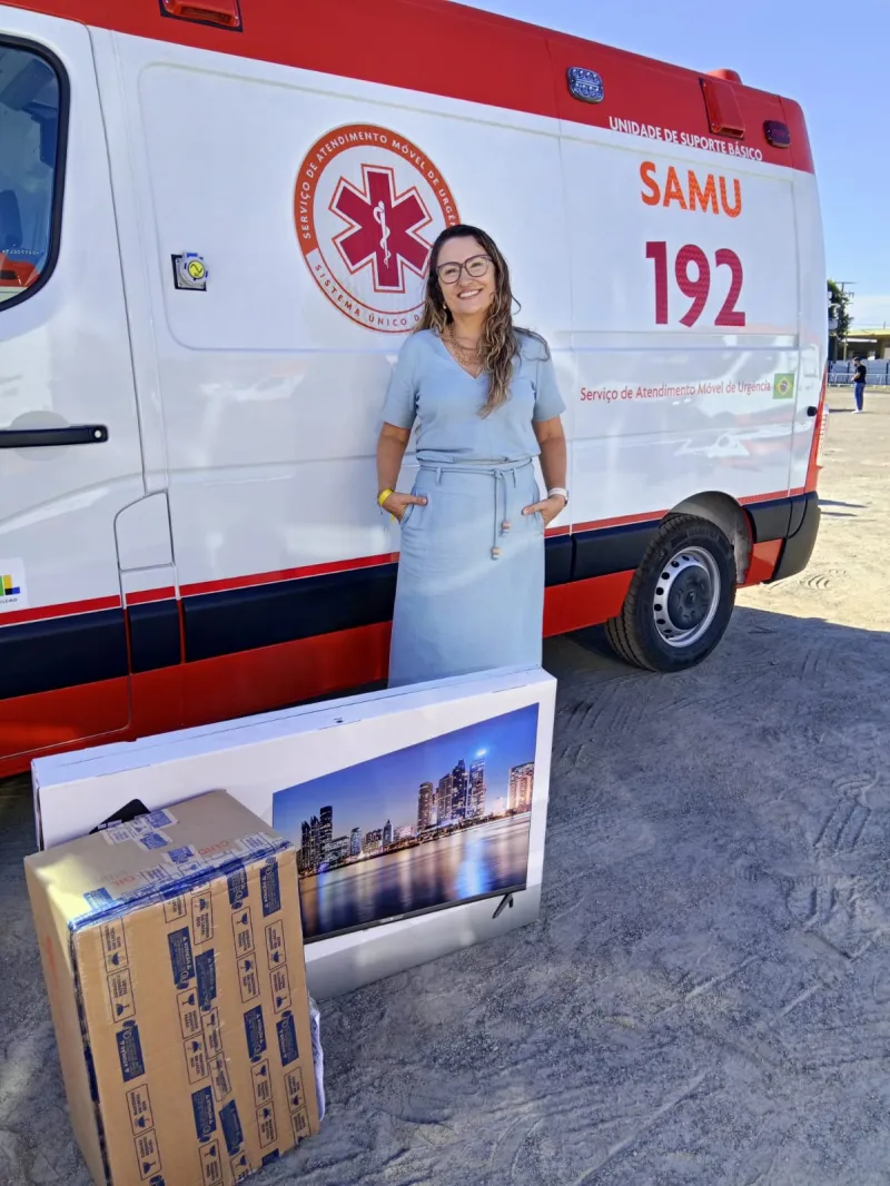 Ibirapuã avança na saúde com entrega de ambulância do SAMU e kit de Telessaúde