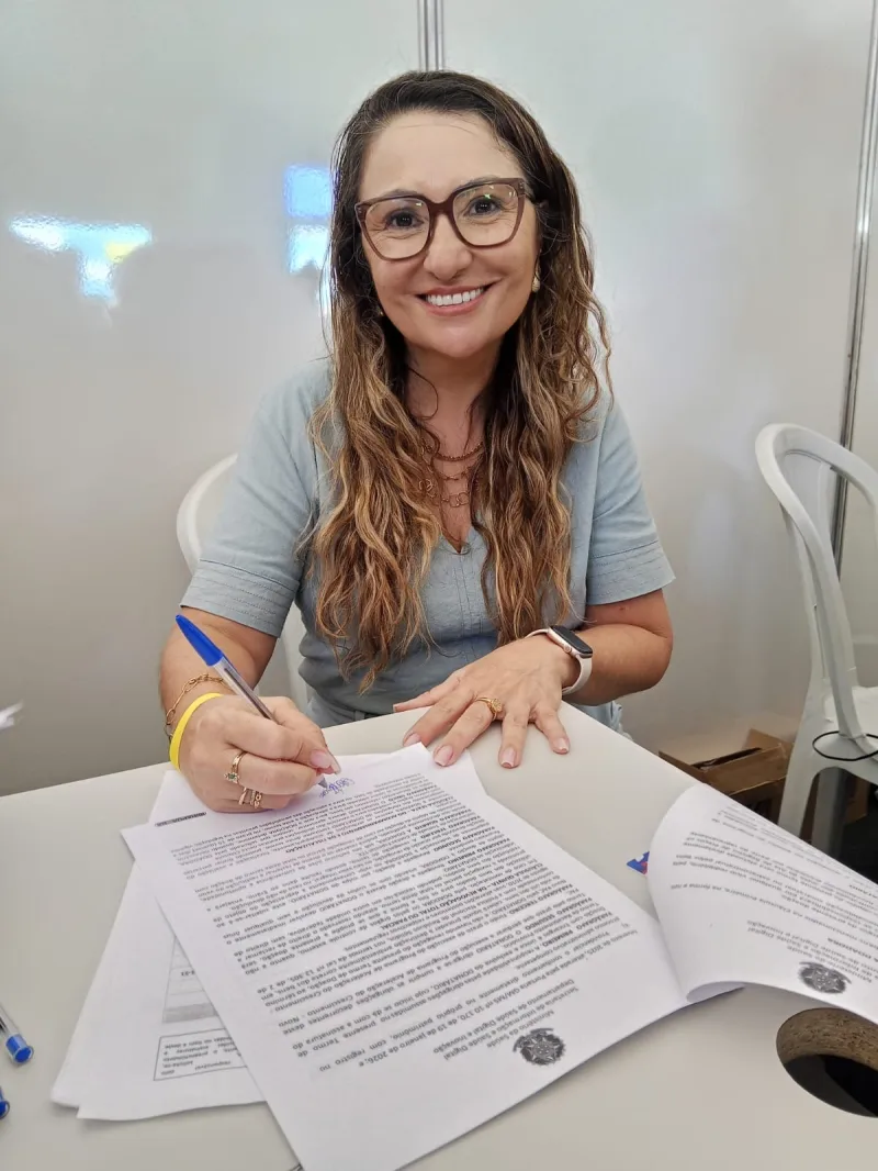 Ibirapuã avança na saúde com entrega de ambulância do SAMU e kit de Telessaúde