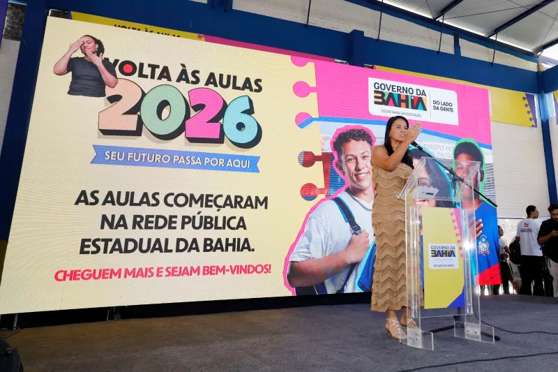 Jerônimo Rodrigues abre ano letivo de 2026 da rede estadual durante inauguração de colégio requalificado em Salvador