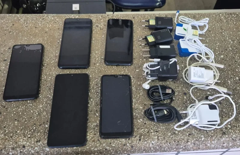 Dupla é presa pela PM ao tentar arremessar celulares para dentro de presídio em Teixeira de Freitas