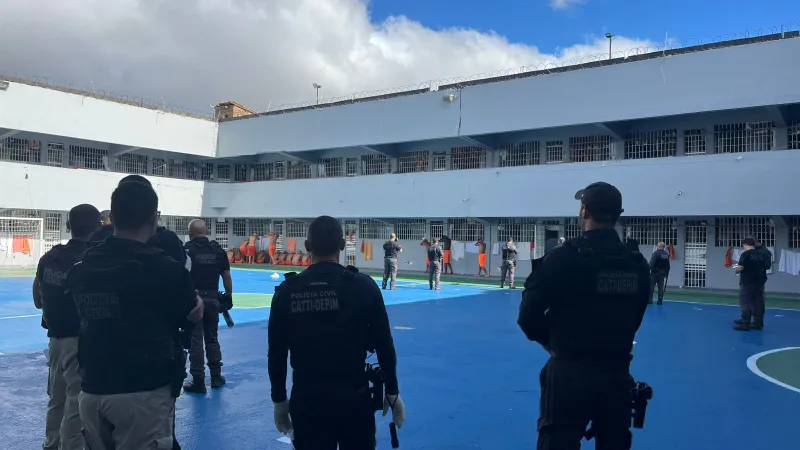 Presídio de Teixeira de Freitas passa por operação para conter atuação de facções