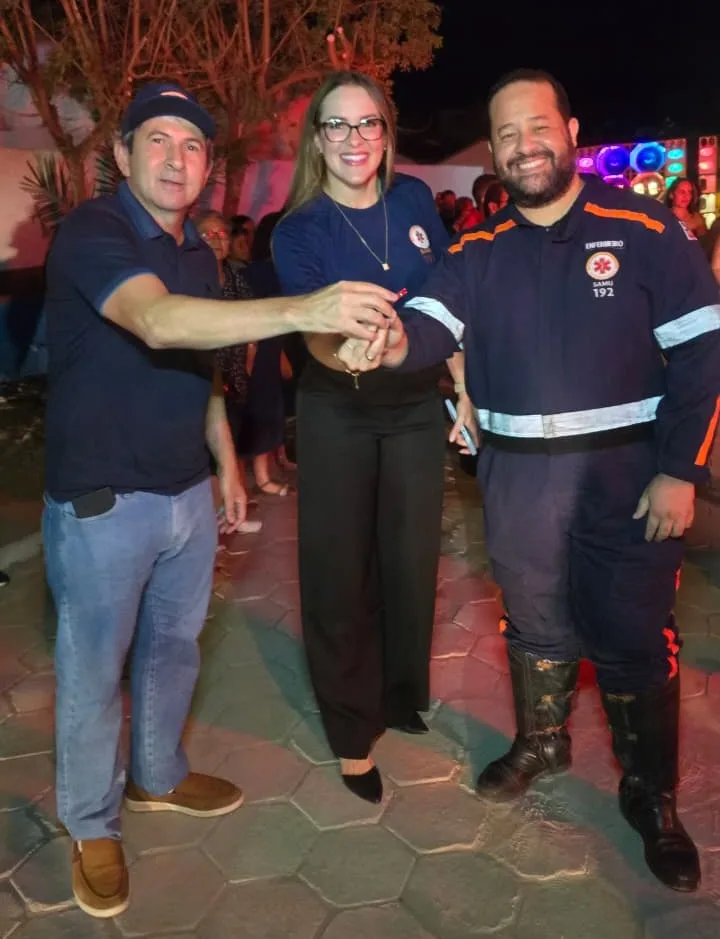 Itanhém inaugura pavimentação da Rua Itaúna e reforça saúde com nova ambulância do SAMU e Kit Telessaúde