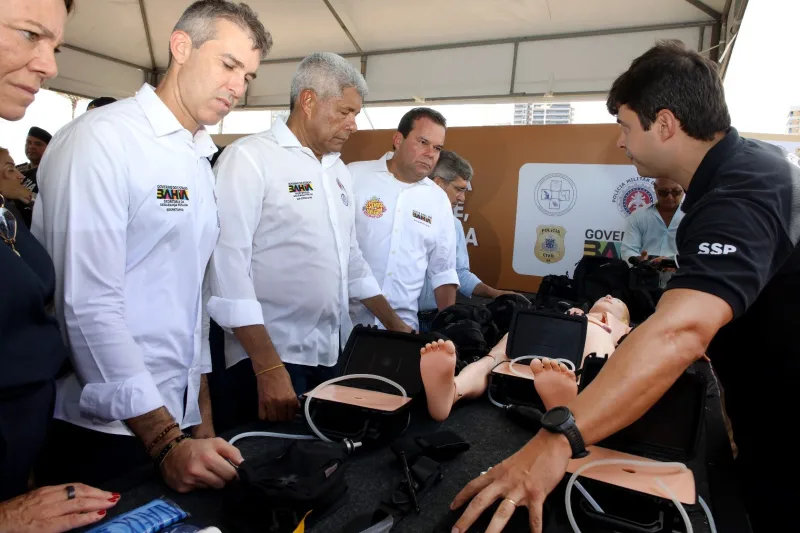 Bahia fortalece forças de segurança com entrega de 112 viaturas, armamentos e novos equipamentos