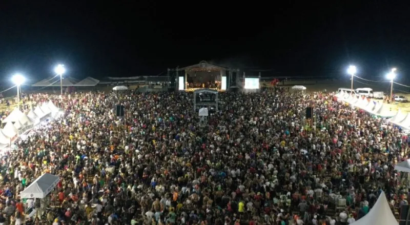 Mucuri abre oficialmente o Carnaval 2026 com festa, música e segurança