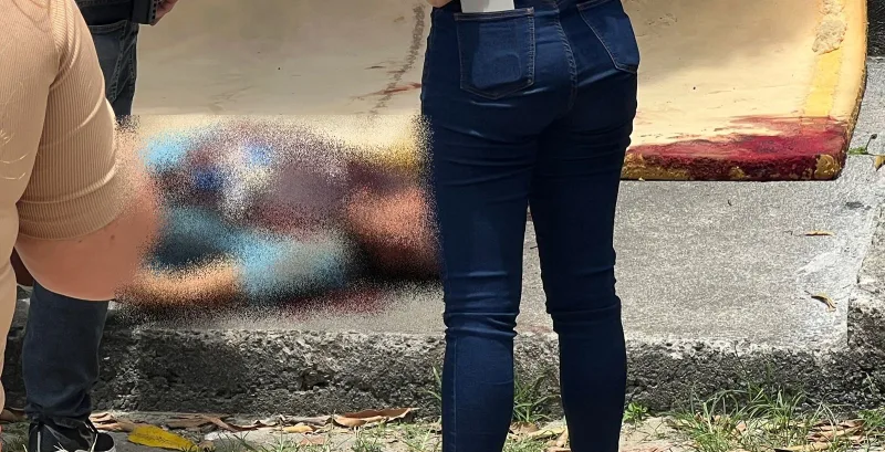 Homem é morto a tiros próximo ao Mercadão em Teixeira de Freitas Homem é morto a tiros próximo ao Mercadão em Teixeira de Freitas