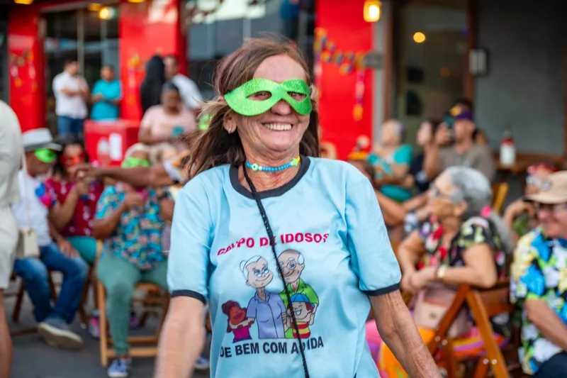 Pré-Carnaval Abre Alas em grande estilo em Teixeira de Freitas e reúne multidão na Rua da Pituba Pré-Carnaval Abre Alas em grande estilo em Teixeira de Freitas e reúne multidão na Rua da Pituba