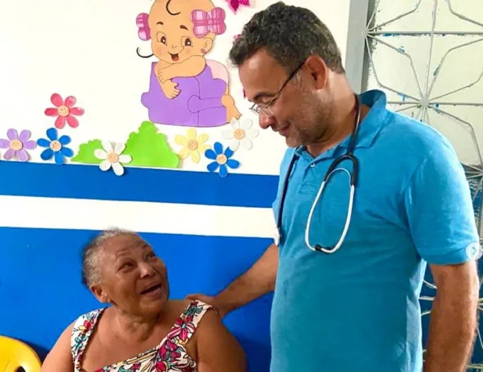 O ex prefeito Dr. Marcelo Angênica é demitido e impedido de frequentar o hospital de Itamaraju O ex prefeito Dr. Marcelo Angênica é demitido e impedido de frequentar o hospital de Itamaraju