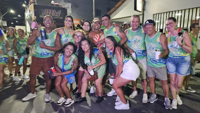 Abertura do Carnaval 2026 foi marcada pela alegria e mistura de ritmos em Mucuri