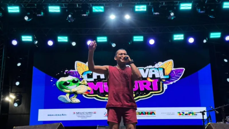 Abertura do Carnaval 2026 foi marcada pela alegria e mistura de ritmos em Mucuri