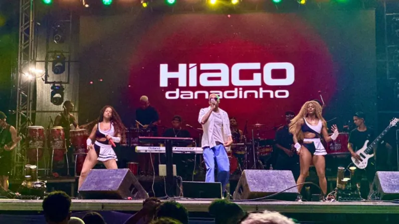 Abertura do Carnaval 2026 foi marcada pela alegria e mistura de ritmos em Mucuri