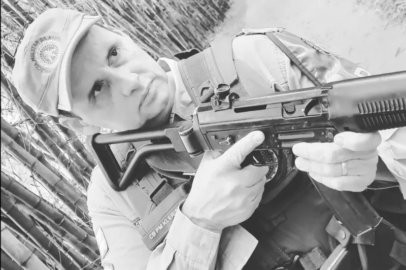 Luto na PM: sargento Kleriston Rodrigues morre vítima de infarto em Teixeira de Freitas Luto na PM: sargento Kleriston Rodrigues morre vítima de infarto em Teixeira de Freitas