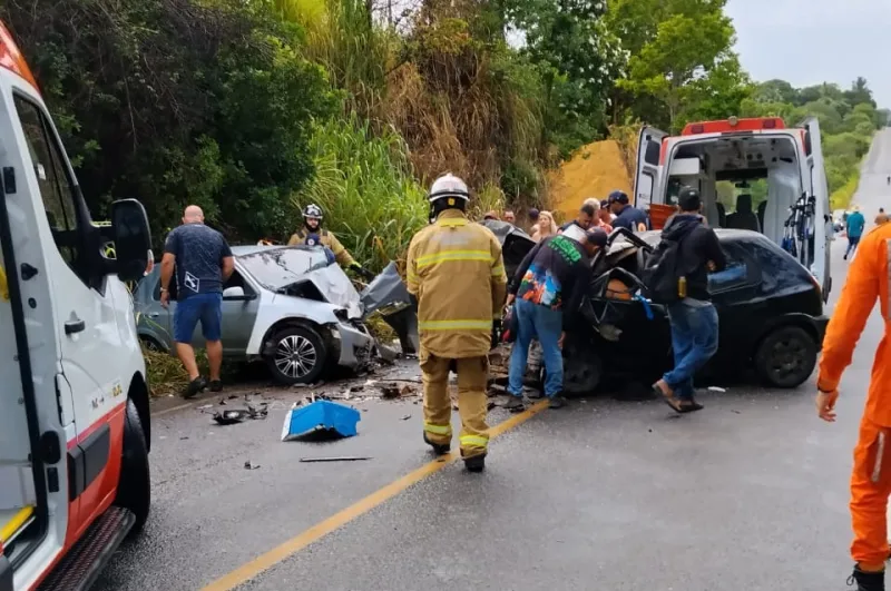 Identificadas as vítimas de colisão fatal na BR-486 entre Prado e Itamaraju Identificadas as vítimas de colisão fatal na BR-486 entre Prado e Itamaraju