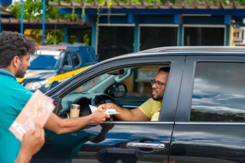 Prefeitura de Teixeira de Freitas promove blitz educativa na BR-101 contra trabalho infantil e violência