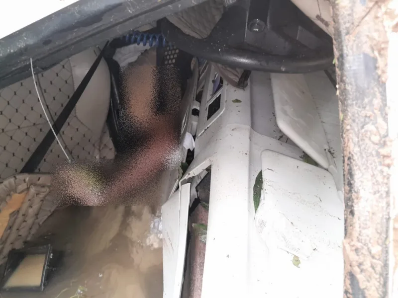 Caminhoneiro morre após caminhão carregado de combustível tombar na LMG-634, próximo a Almenara