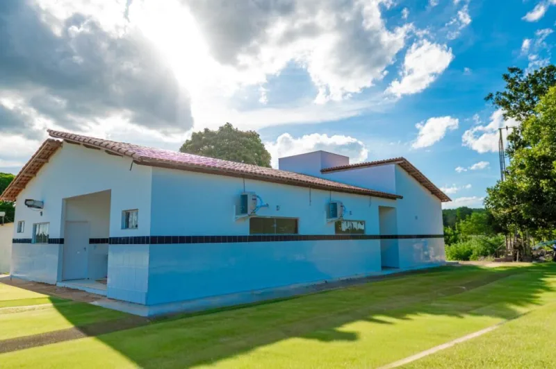 Prefeitura de Teixeira de Fritas inaugura escola e amplia acesso à educação no campo Prefeitura de Teixeira de Fritas inaugura escola e amplia acesso à educação no campo