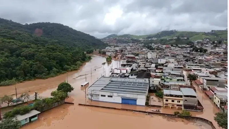 Temporal atinge municípios mineiros e deixa cenário de destruição