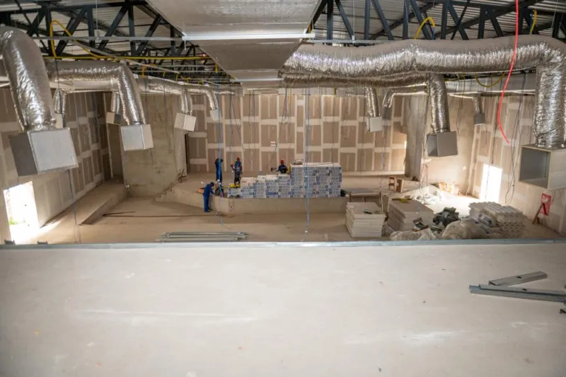 Prefeitura de Teixeira de Freitas investe em auditório escolar com capacidade para 500 lugares