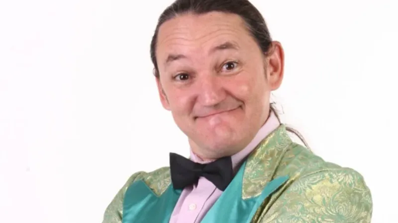 Marquito, do 'Programa do Ratinho', sofre acidente e está internado em coma induzido em SP Marquito, do 'Programa do Ratinho', sofre acidente e está internado em coma induzido em SP