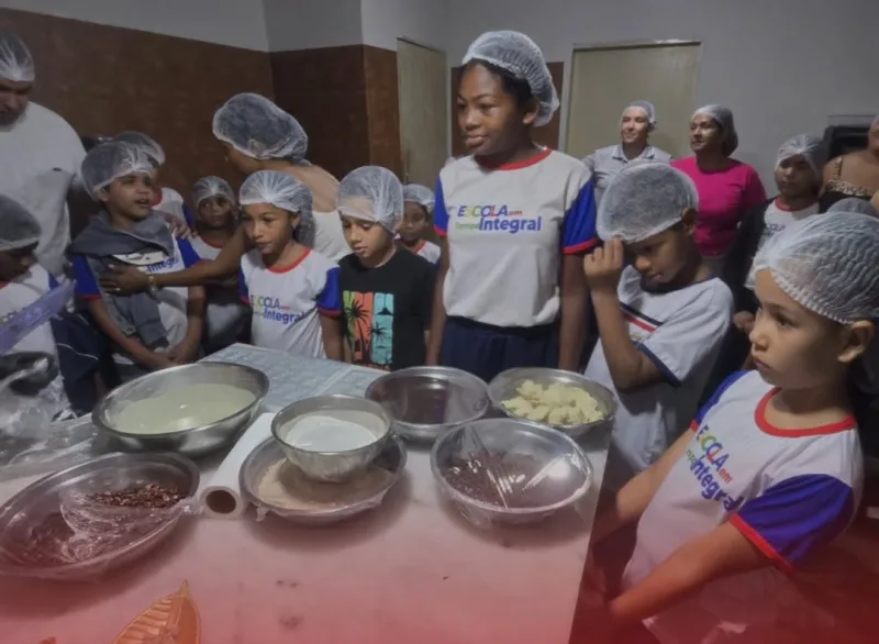 Projeto “Conhecer para Valorizar” leva estudantes à indústria de chocolate em Itanhém