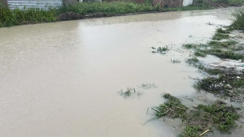 Prefeito Dr. Marcelo Belitardo e vice prefeito Mateus Guerra acompanham de perto os estragos provocados pela chuva em Teixeira de Freitas