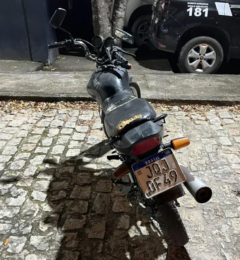 Polícia Militar recupera motocicleta com restrição de furto/roubo em Teixeira de Freitas