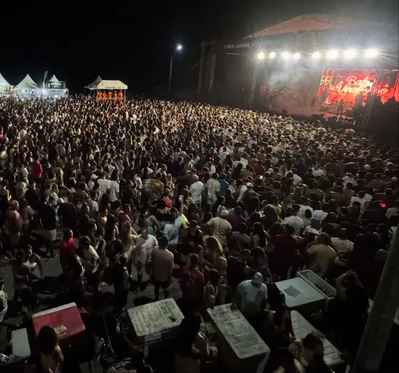 Alcobaça vive o maior Carnaval da sua história e impulsiona economia no extremo sul baiano Alcobaça vive o maior Carnaval da sua história e impulsiona economia no extremo sul baiano