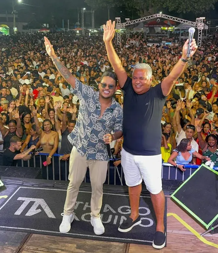 Explosão de público transforma penúltima noite em espetáculo na orla de Alcobaça